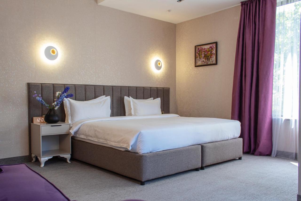 Orient Hotel 比什凯克 外观 照片